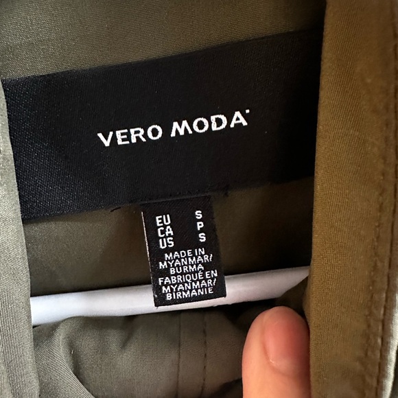 Silver Icing Soleil jacket. Size small. - Picture 3 of 4